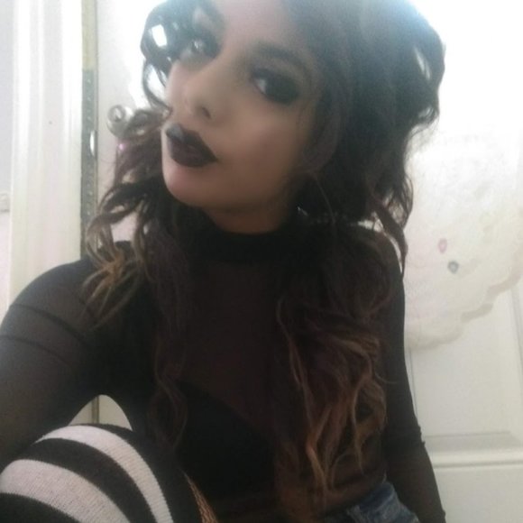 Meet your Posher, Merissa - Picture 1 of 4